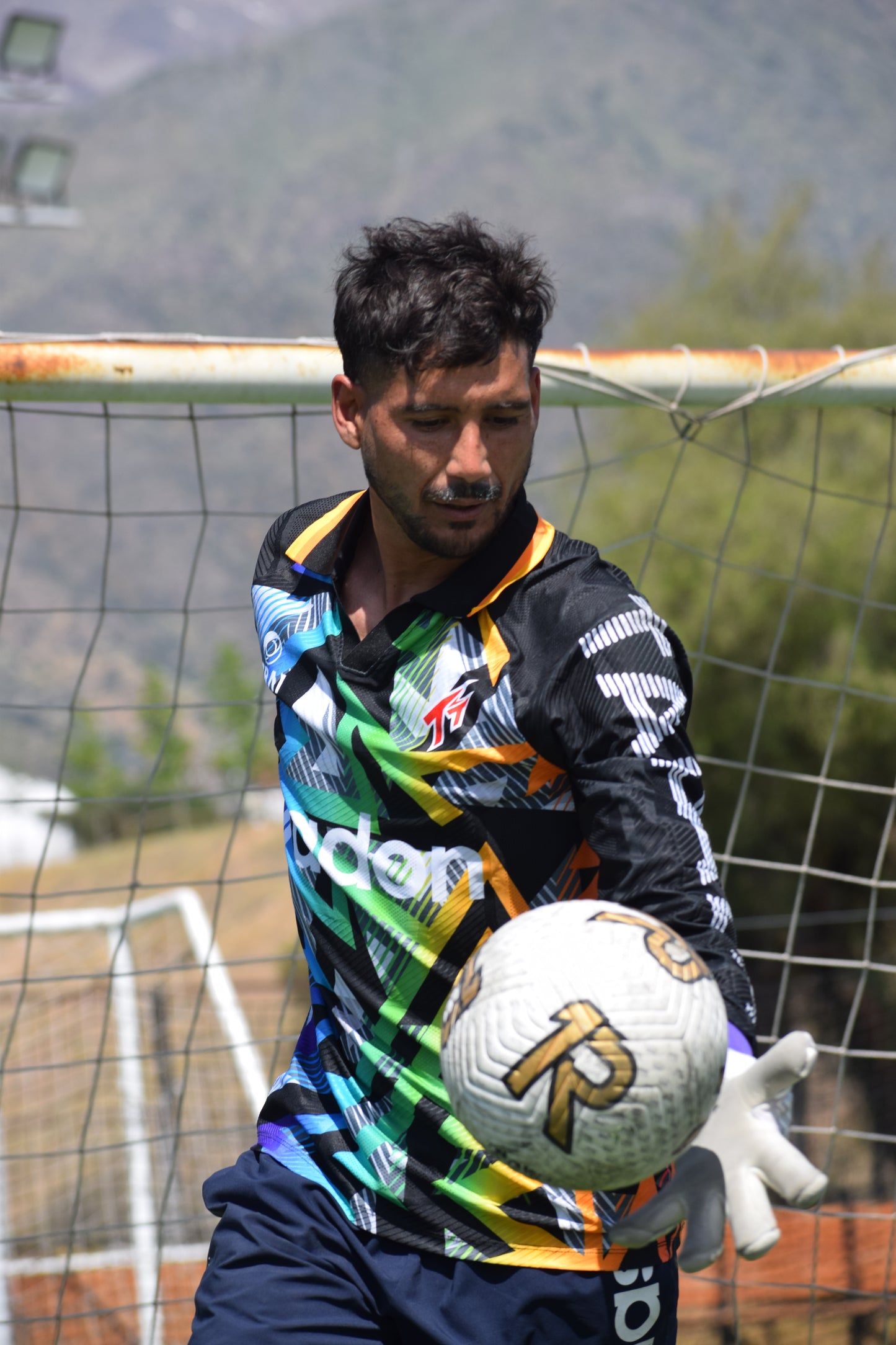 Camiseta Retro Tocada Tapada x Raw Goalie - Edición Limitada