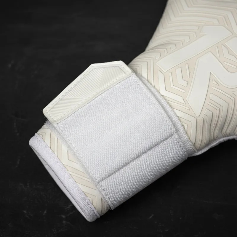 NIC ONE All White 7° Generación | Guantes de arquero profesionales Raw Goalie | Látex Contact alemán 4 mm