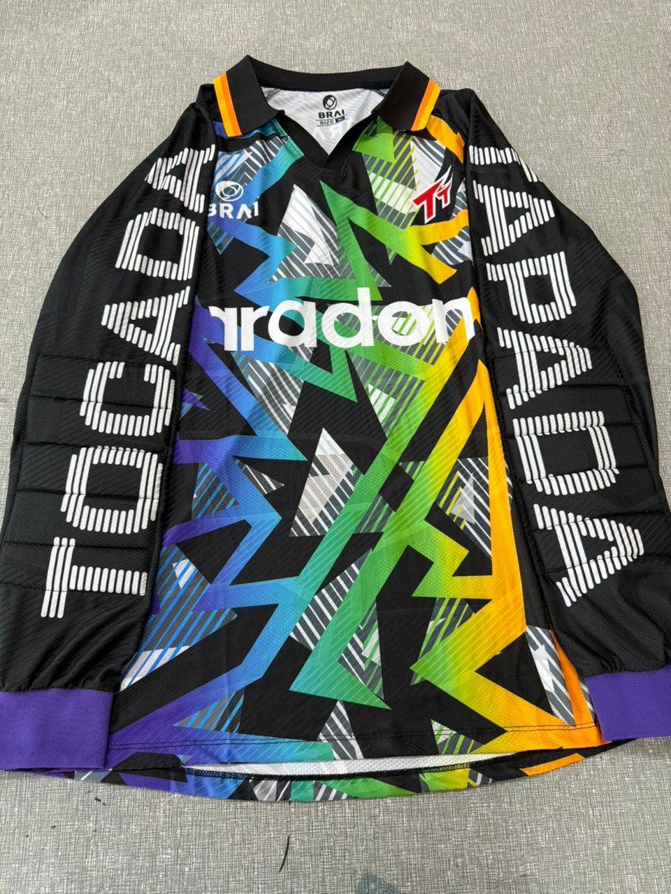 Camiseta Retro Tocada Tapada x Raw Goalie - Edición Limitada